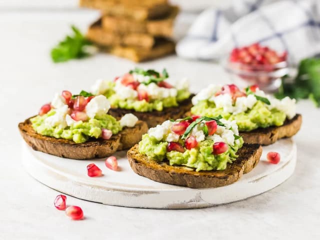 Z czym można jeść guacamole? 10 pysznych pomysłów na przekąski Z czym można jeść guacamole? 10 pysznych pomysłów na przekąski