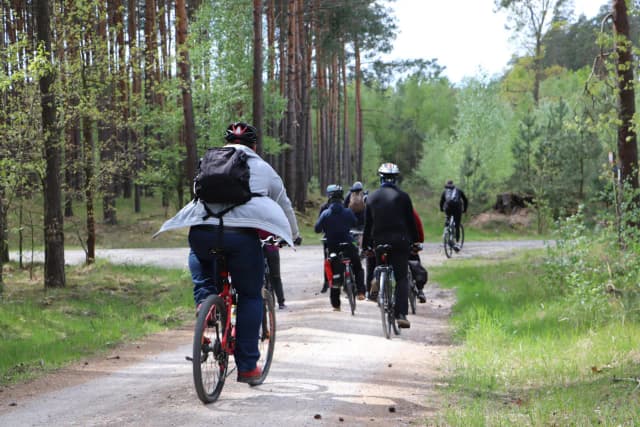 Ile kalorii można spalić na rowerze? Sprawdź, jak to zrobić skutecznie Ile kalorii można spalić na rowerze? Sprawdź, jak to zrobić skutecznie
