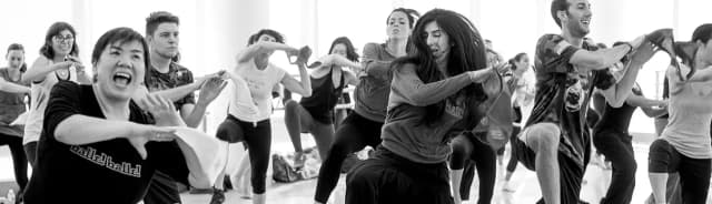 Masala bhangra co to jest? Poznaj energiczny trening z Indiami Masala bhangra co to jest? Poznaj energiczny trening z Indiami