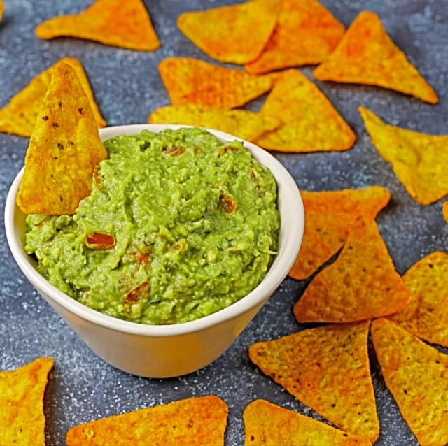 Jak zrobić guacamole do nachos, które zachwyci każdego gościa Jak zrobić guacamole do nachos, które zachwyci każdego gościa