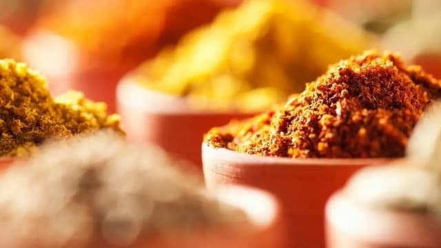 Co to jest masala? Odkryj tajemnice indyjskich przypraw i ich znaczenie Co to jest masala? Odkryj tajemnice indyjskich przypraw i ich znaczenie