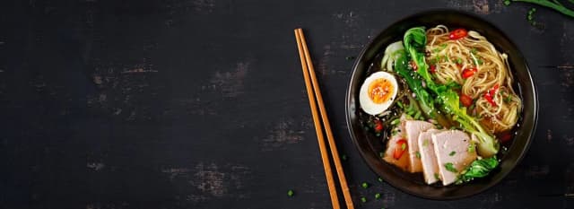 Jak ugotować ramen: prosta receptura na idealny bulion i makaron Jak ugotować ramen: prosta receptura na idealny bulion i makaron