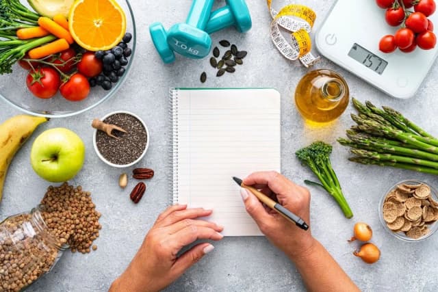 Dlaczego dieta standardowa w cateringu dietetycznym to świetny wybór? Odpowiadamy! Dlaczego dieta standardowa w cateringu dietetycznym to świetny wybór? Odpowiadamy!