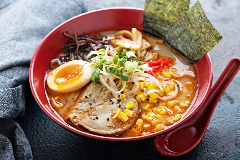 Z czego jest ramen? Składniki, rodzaje i sekrety przygotowania tego dania Z czego jest ramen? Składniki, rodzaje i sekrety przygotowania tego dania