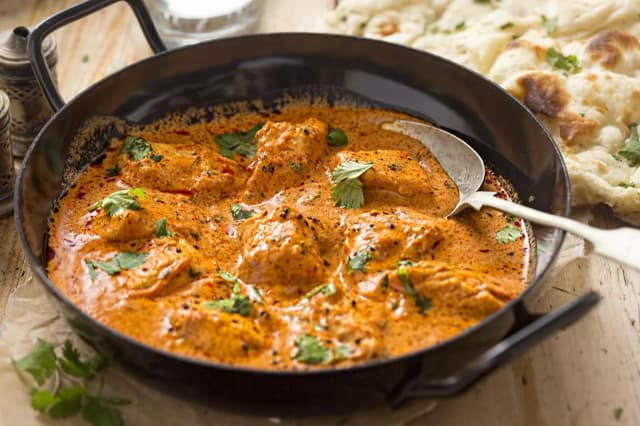 Jak usunąć plamy z curry - sprawdzone metody, które działają Jak usunąć plamy z curry - sprawdzone metody, które działają