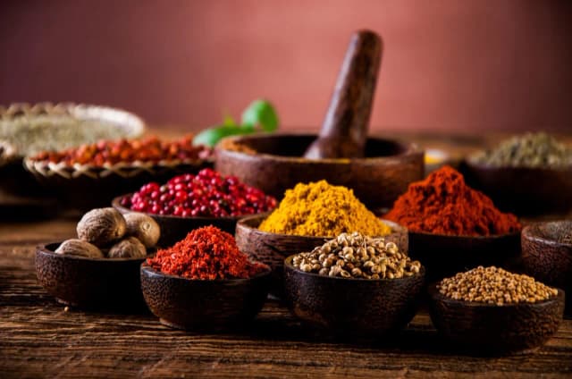 Curry co to za przyprawa: skład, smak i zastosowanie w kuchni Curry co to za przyprawa: skład, smak i zastosowanie w kuchni